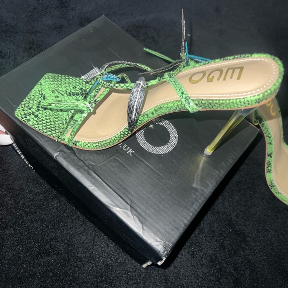 SNAKE PRINT HEELS - Picture 4 of 4